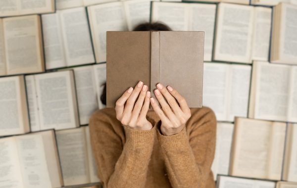 Itt a betiltott könyvek listája, de szigorúan titkos!