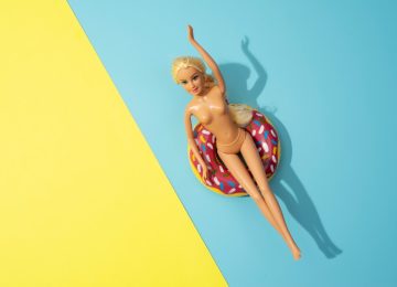 A Barbie baba imádjuk és elátkozzuk